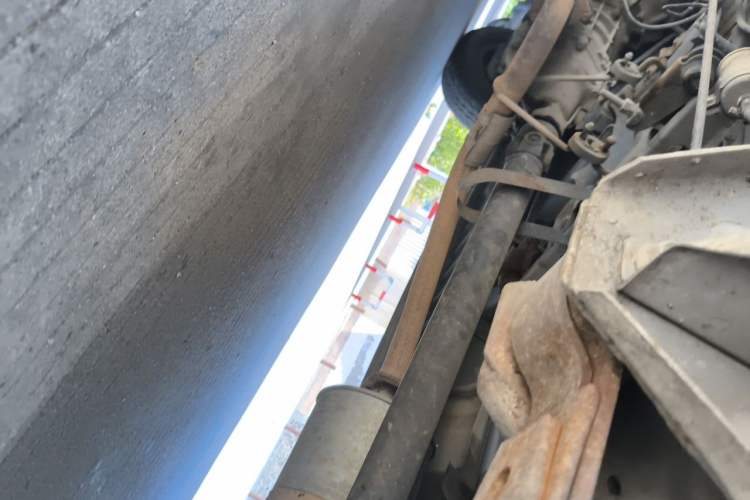 Used Jinbei Hiace 2011 2.0L 5th Generation Kuaiyunwang Standard Version 4G19 Chassis Rear Left