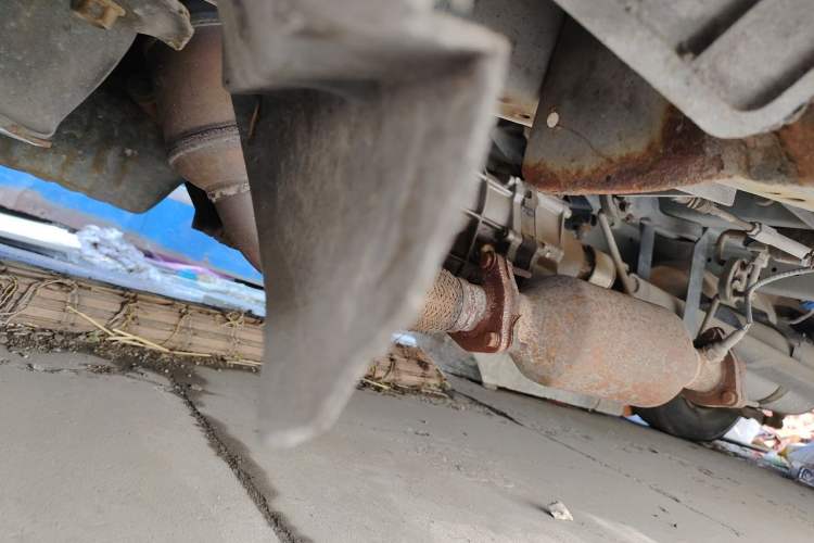 Used Jinbei Hiace 2011 2.0L Fifth-Generation Express Luxury V19 Chassis Rear Left
