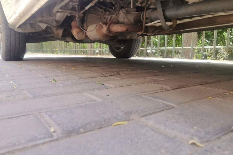 Used Jinbei Hiace 2011 2.0L 5th Generation Kuaiyunwang Comfort Z-Type 4G20B Chassis Rear Left