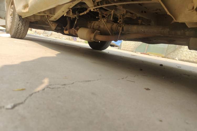 Used Jinbei Hiace 2011 2.0L 5th Generation Kuaiyunwang Comfort Type K 4G19 Chassis Rear Left