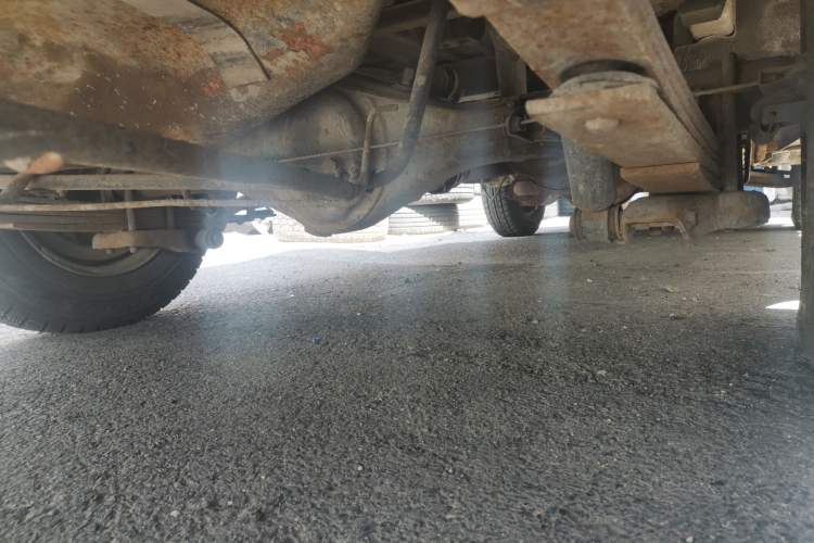 Used Jinbei Hiace 2011 2.0L 5th Generation Kuaiyunwang Standard Version 4G19 Chassis Rear Left