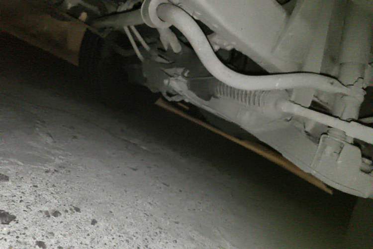 Used Jinbei Hiace 2011 2.0L Fifth-Generation Kuaiyun Classic V19 Chassis Rear Left