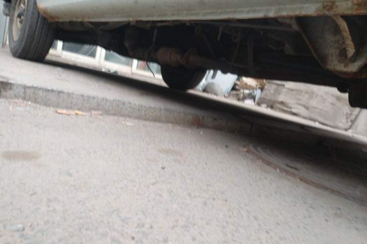 Used Jinbei Hiace 2011 2.0L 5th Generation Kuaiyunwang Standard Version 4G19 Chassis Rear Left