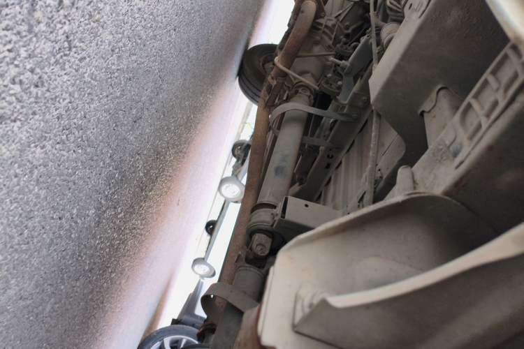 Used Jinbei Hiace 2011 2.0L Sixth-Generation Classic Standard 4G20D4B Chassis Rear Left