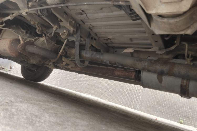 Used Jinbei Hiace 2011 2.0L 5th Generation Kuaiyunwang Standard Version 4G20B Chassis Rear Left