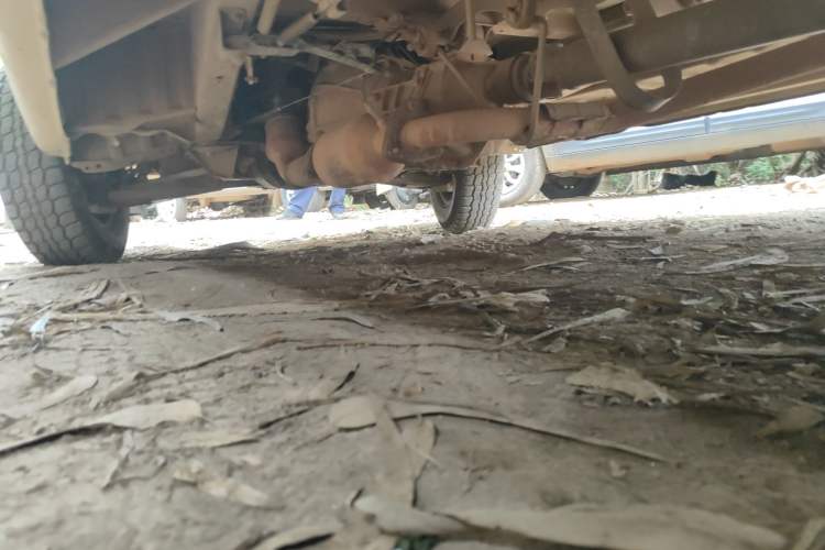 Used Jinbei Hiace 2011 2.0L 5th Generation Power King Comfort Version 4G20D4B Chassis Rear Left