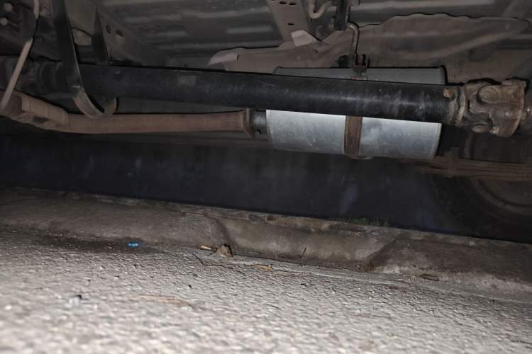 Used Jinbei Hiace 2011 2.0L 5th Generation Kuaiyunwang Comfort Z-Type 4G19 Chassis Rear Left