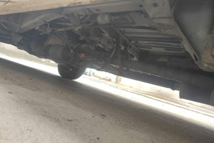 Used Jinbei Hiace 2011 2.0L 5th Generation Kuaiyunwang Standard Version 4G19 Chassis Rear Left