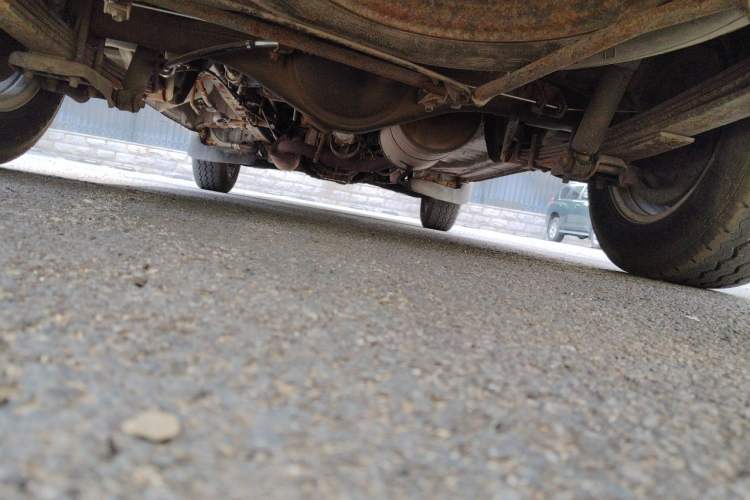 Used Jinbei Hiace 2011 2.0L 5th Generation Xiangyun Comfort Version 4G20D4B Chassis Rear
