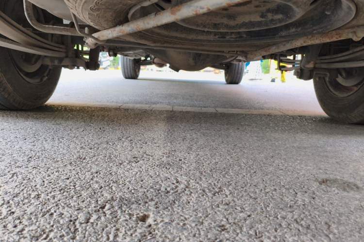 Used Jinbei Hiace 2011 2.0L Sixth-Generation Classic Standard 4G20D4B Chassis Rear