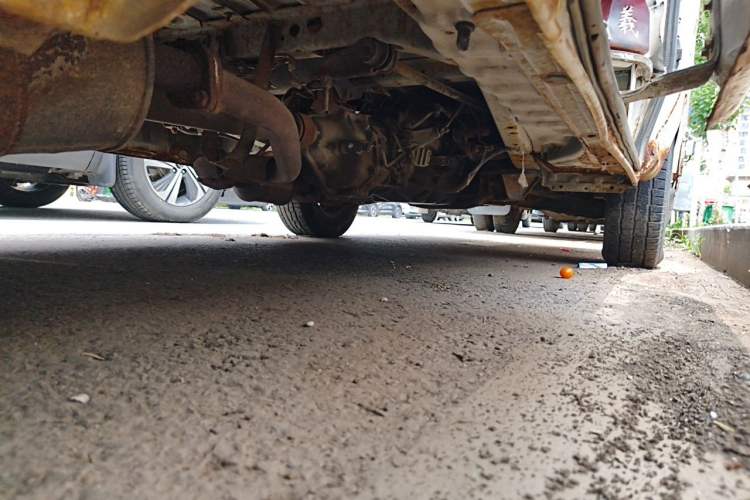 Used Jinbei Hiace 2011 2.0L 5th Generation Kuaiyunwang Standard Version 4G20B Chassis Rear Right
