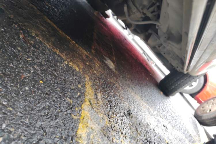 Used Jinbei Hiace 2011 2.0L 5th Generation Kuaiyunwang Comfort Z-Type 4G19 Chassis Rear Right