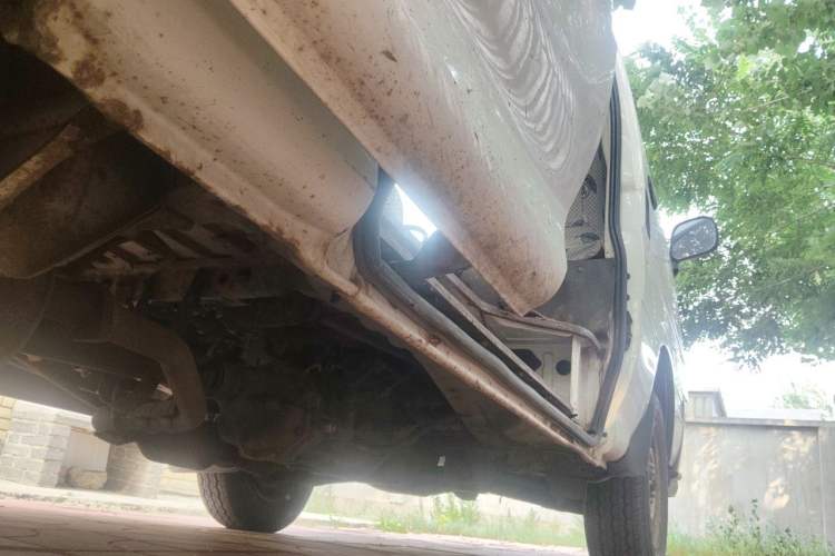 Used Jinbei Hiace 2011 2.0L 5th Generation Kuaiyunwang Standard Version 4G19 Chassis Rear Right