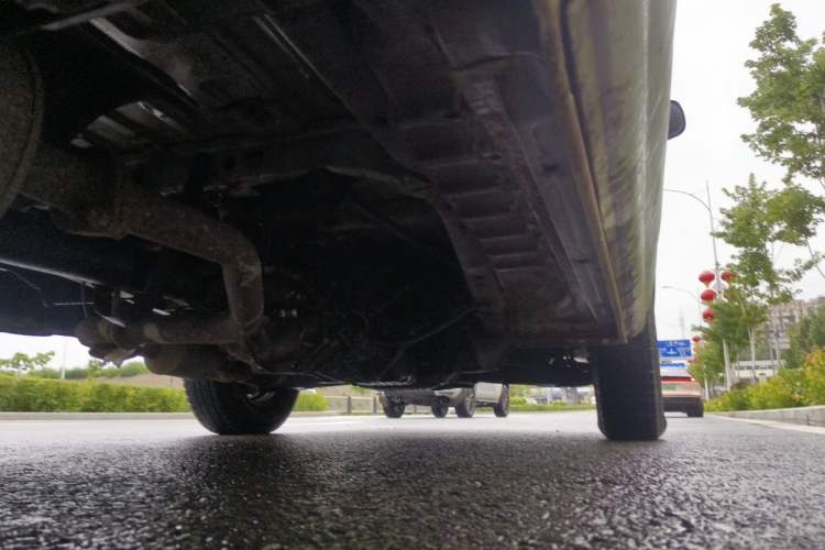 Used Jinbei Hiace 2011 2.0L Fifth-Generation Kuaiyun Classic V19 Chassis Rear Right