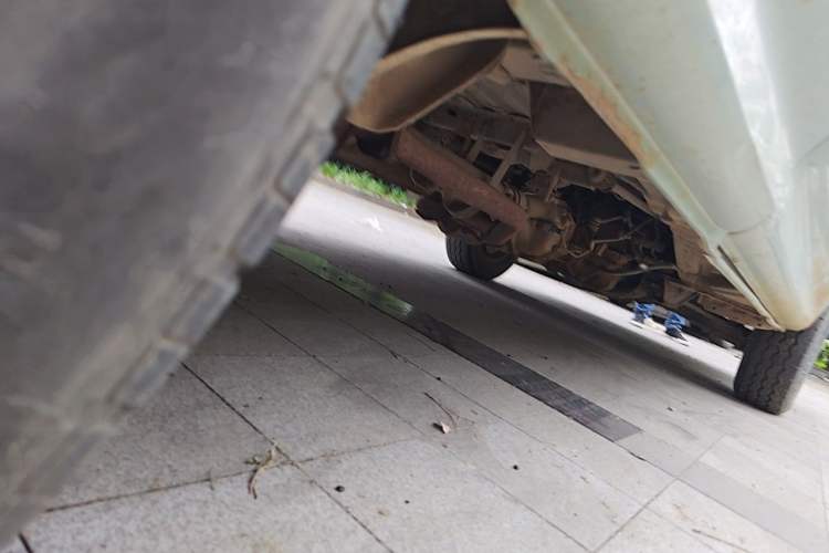 Used Jinbei Hiace 2011 2.0L 5th Generation Xiangyun Comfort Version 4G20D4B Chassis Rear Right