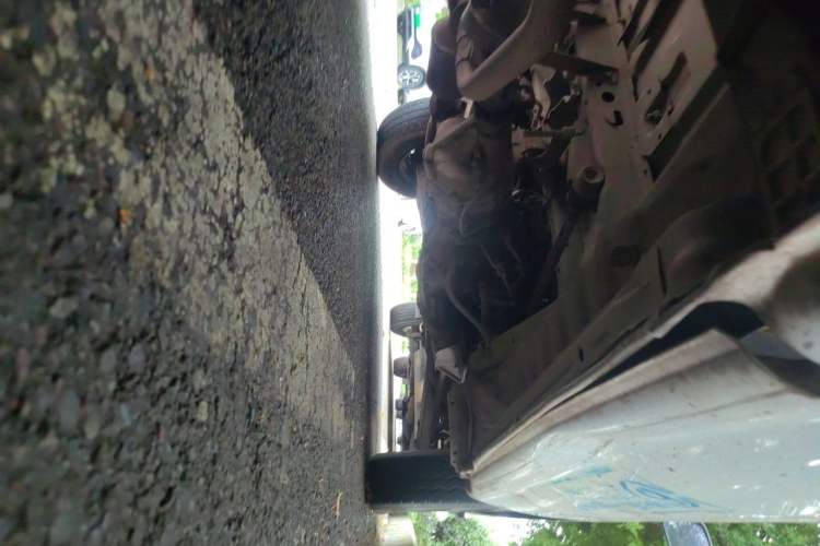 Used Jinbei Hiace 2011 2.0L Sixth-Generation Classic Standard 4G20D4B Chassis Rear Right
