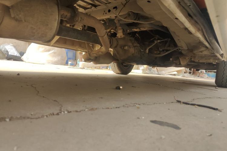 Used Jinbei Hiace 2011 2.0L 5th Generation Kuaiyunwang Comfort Type K 4G19 Chassis Rear Right