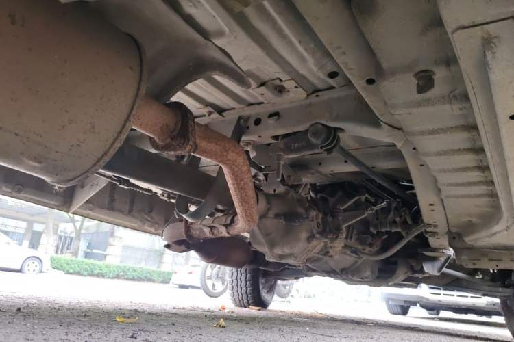 Used Jinbei Hiace 2011 2.0L 5th Generation Kuaiyunwang Standard Version 4G19 Chassis Rear Right