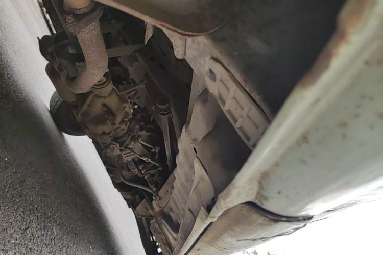 Used Jinbei Hiace 2011 2.0L Fifth-Generation Express Luxury V19 Chassis Rear Right