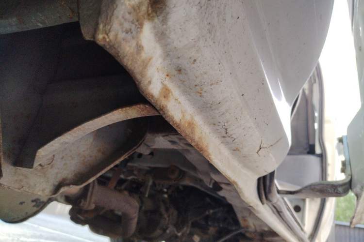 Used Jinbei Hiace 2011 2.0L 5th Generation Xiangyun Comfort Version 4G20D4B Chassis Rear Right