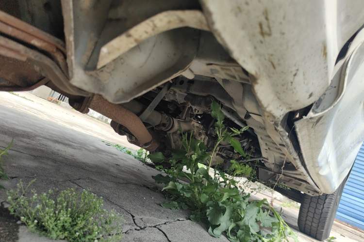 Used Jinbei Hiace 2011 2.0L 5th Generation Kuaiyunwang Standard Version 4G19 Chassis Rear Right