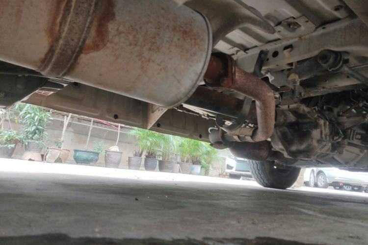Used Jinbei Hiace 2011 2.0L 5th Generation Kuaiyunwang Standard Version 4G20B Chassis Rear Right