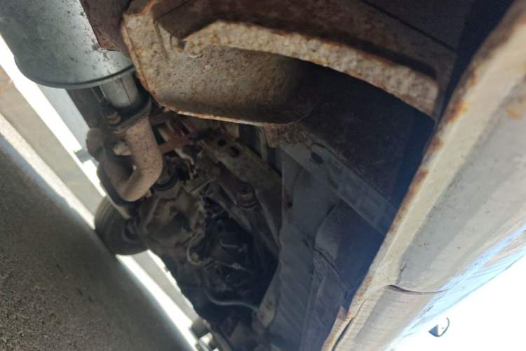 Used Jinbei Hiace 2011 2.0L 5th Generation Kuaiyunwang Standard Version 4G19 Chassis Rear Right