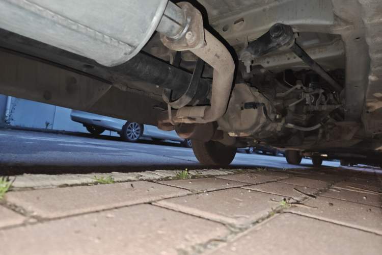 Used Jinbei Hiace 2011 2.0L 5th Generation Kuaiyunwang Comfort Z-Type 4G19 Chassis Rear Right