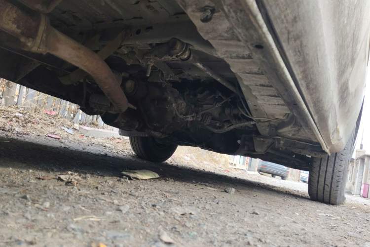 Used Jinbei Hiace 2011 2.0L 5th Generation Kuaiyunwang Comfort Type K 4G19 Chassis Rear Right