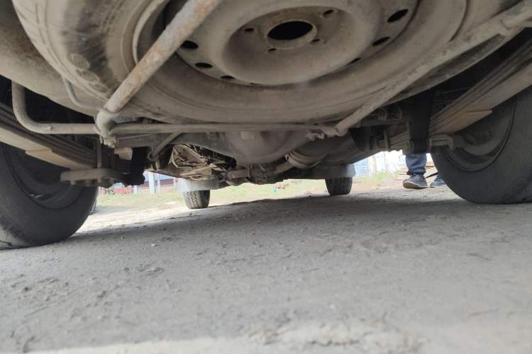 Used Jinbei Hiace 2011 2.2L 5th Generation Power King Deluxe Version 4G22D4B Chassis Rear