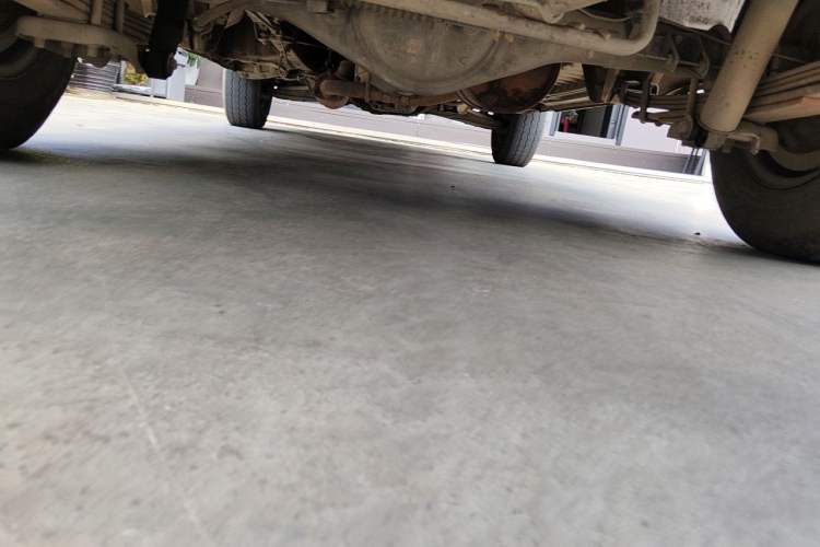 Used Jinbei Hiace 2011 2.0L Fifth-Generation Kuaiyun Classic V19 Chassis Rear