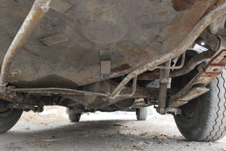 Used Jinbei Hiace 2011 2.0L 5th Generation Kuaiyunwang Comfort Type K 4G19 Chassis Rear