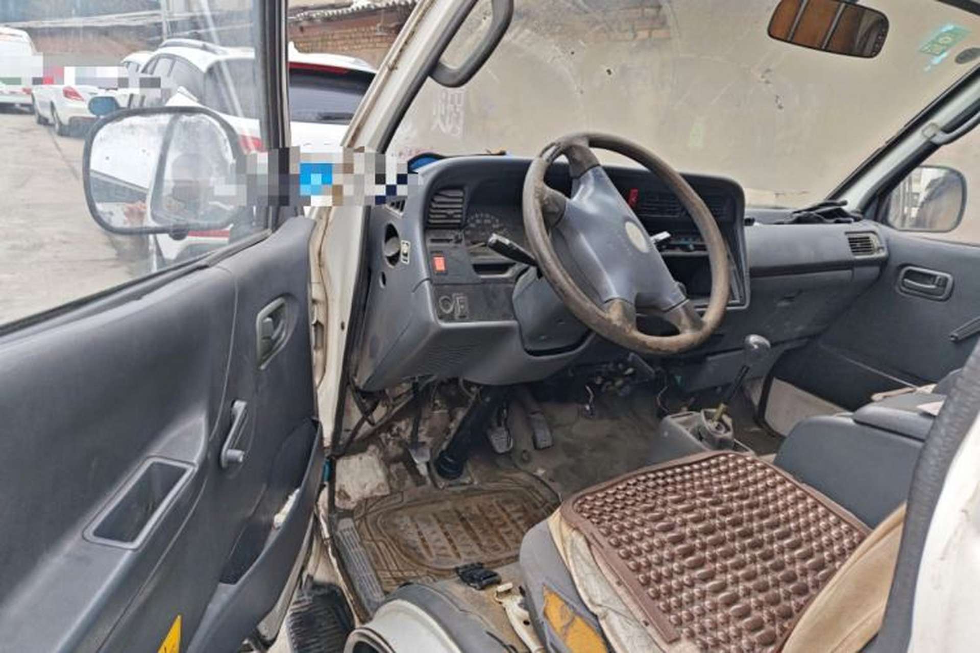 Used Jinbei Hiace 2011 2.2L Sixth-Generation Xianglong Classic 4G22D4B Driver Seat