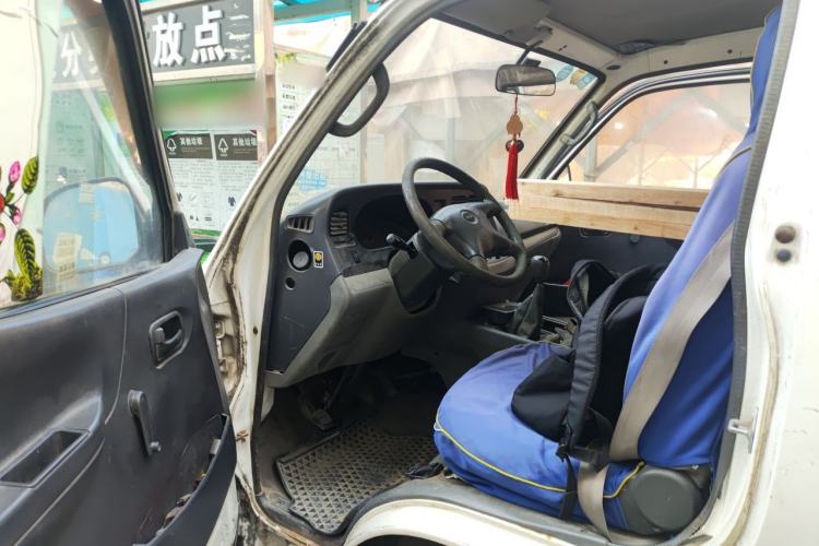 Used Jinbei Hiace 2011 2.0L 5th Generation Kuaiyunwang Standard Version 4G19 Driver Seat
