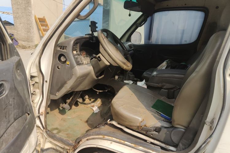 Used Jinbei Hiace 2011 2.0L 5th Generation Kuaiyunwang Comfort Type K 4G19 Driver Seat