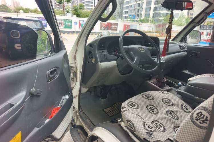 Used Jinbei Hiace 2011 2.0L 5th Generation Kuaiyunwang Luxury Edition 4G19 Driver Seat
