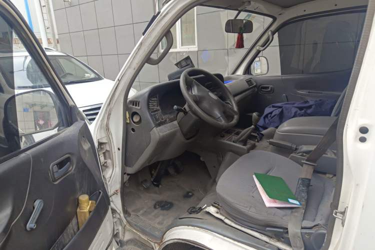 Used Jinbei Hiace 2011 2.0L 5th Generation Kuaiyunwang Luxury Edition 4G19 Driver Seat