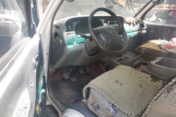Used Jinbei Hiace 2011 2.0L 5th Generation Kuaiyunwang Standard Version 4G19 Driver Seat