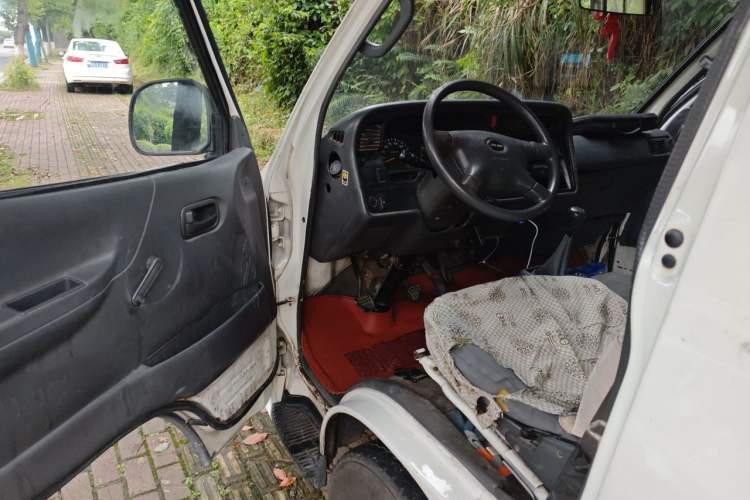 Used Jinbei Hiace 2011 2.0L 5th Generation Kuaiyunwang Luxury Edition 4G19 Driver Seat