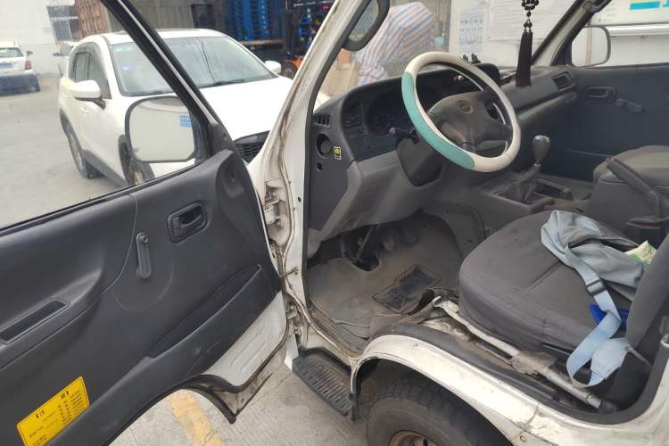 Used Jinbei Hiace 2011 2.0L 5th Generation Kuaiyunwang Standard Version 4G19 Driver Seat