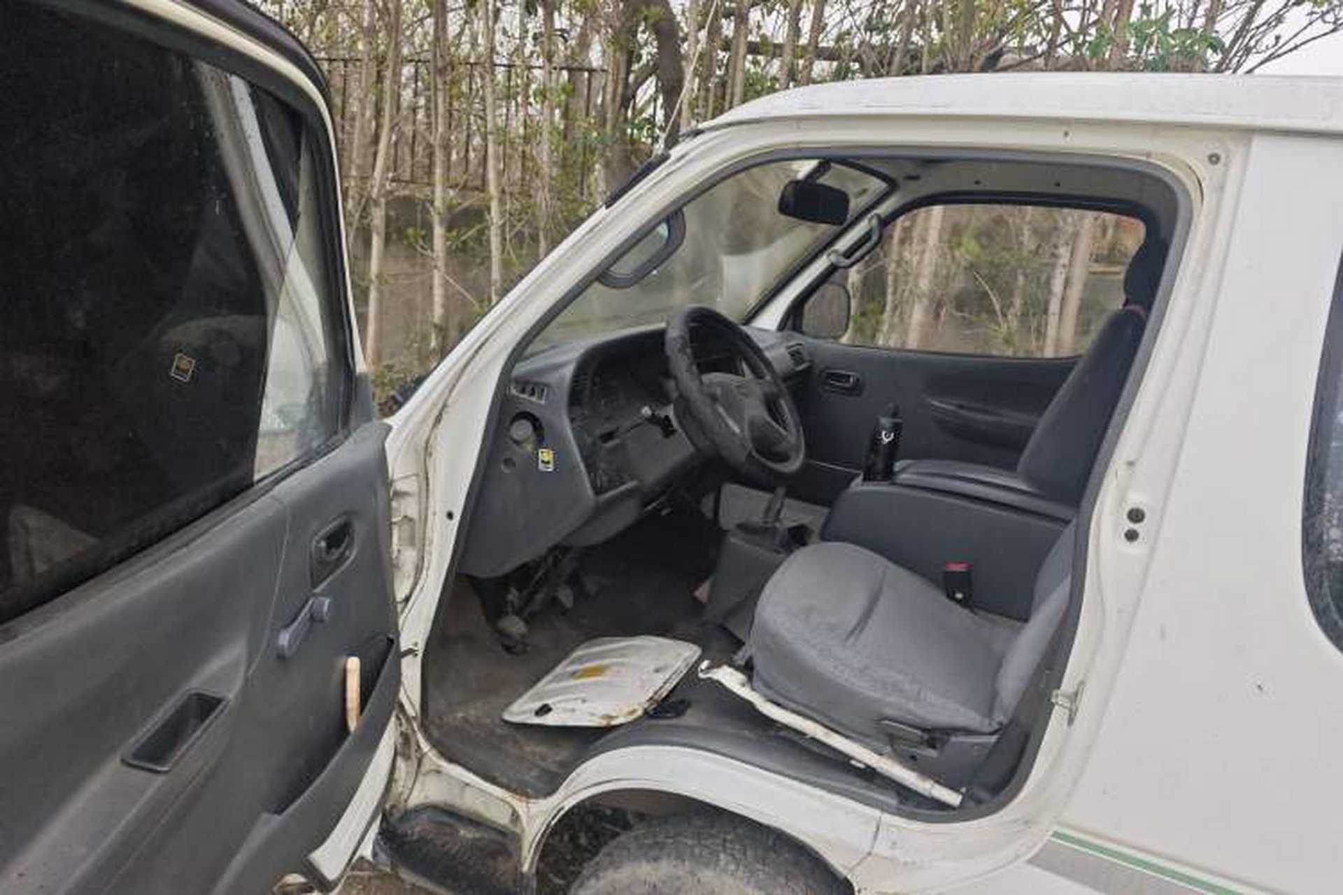 Used Jinbei Hiace 2011 2.0L 5th Generation Kuaiyunwang Standard Version 4G19 Driver Seat