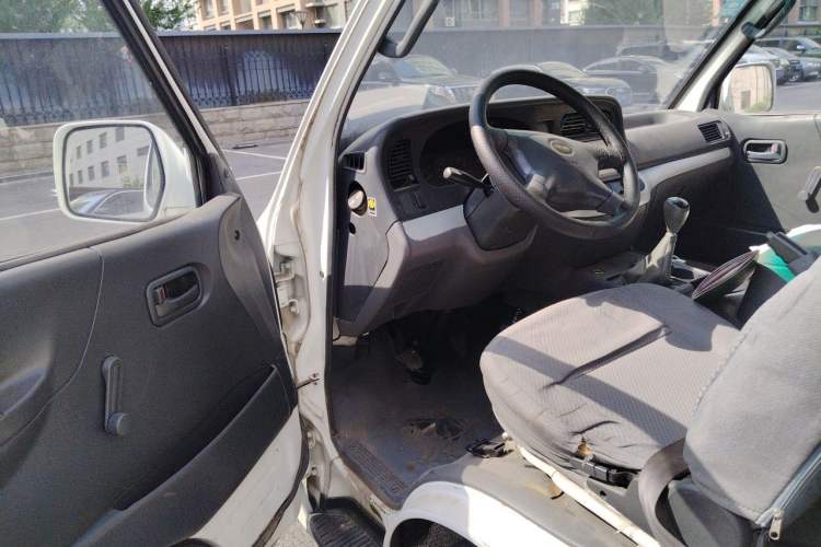 Used Jinbei Hiace 2011 2.0L 5th Generation Xiangyun Comfort Version 4G20D4B Driver Seat