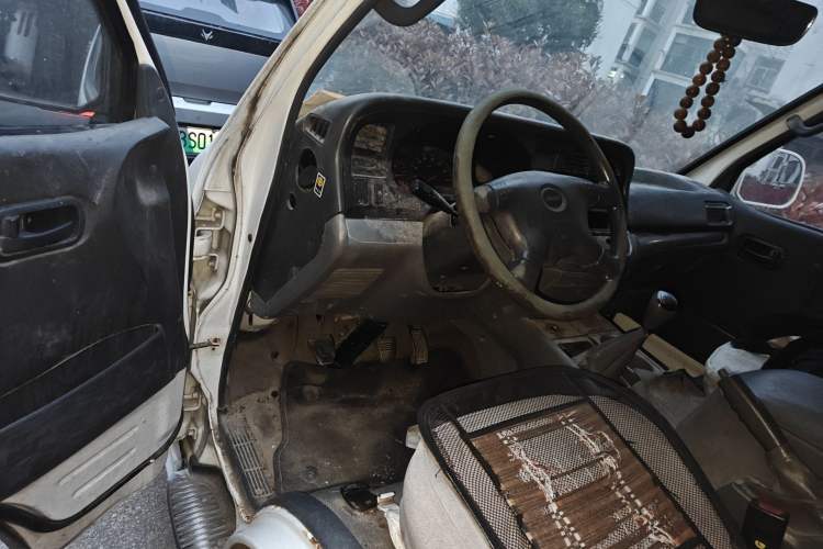 Used Jinbei Hiace 2011 2.0L 5th Generation Kuaiyunwang Comfort Z-Type 4G19 Driver Seat