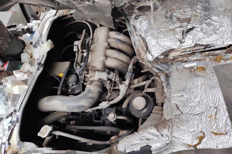 Used Jinbei Hiace 2011 2.0L 5th Generation Kuaiyunwang Comfort Z-Type 4G19 Engine Bay