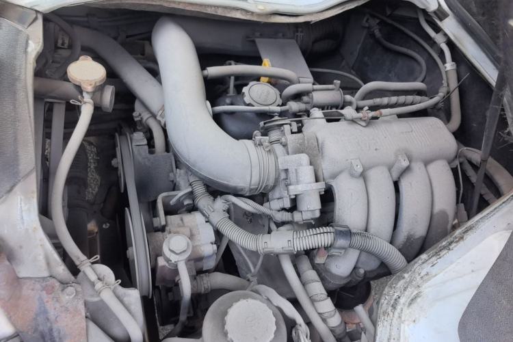 Used Jinbei Hiace 2011 2.0L 5th Generation Kuaiyunwang Comfort Z-Type 4G20B Engine Bay