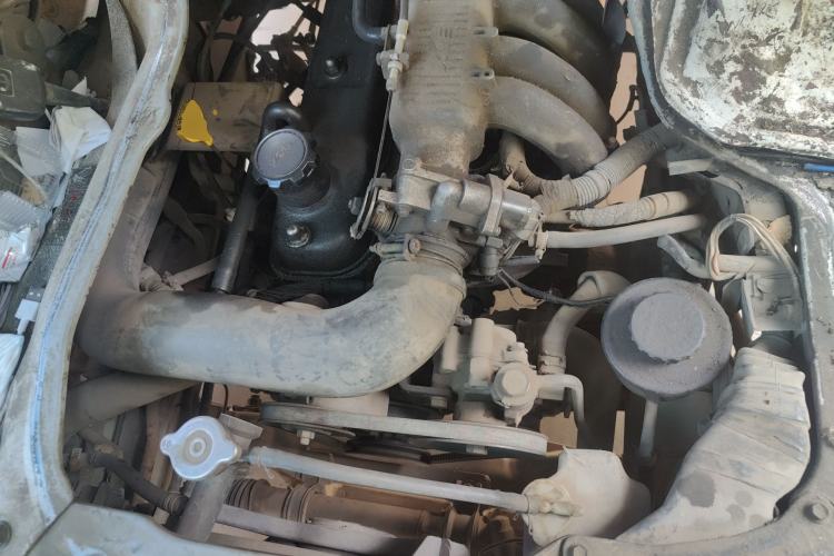 Used Jinbei Hiace 2011 2.0L 5th Generation Kuaiyunwang Comfort Type K 4G19 Engine Bay
