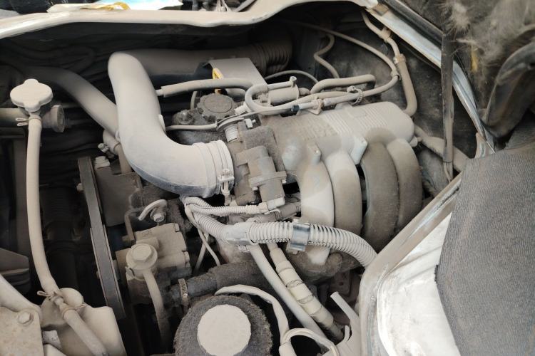 Used Jinbei Hiace 2011 2.0L 5th Generation Kuaiyunwang Luxury Version 4G20B Engine Bay