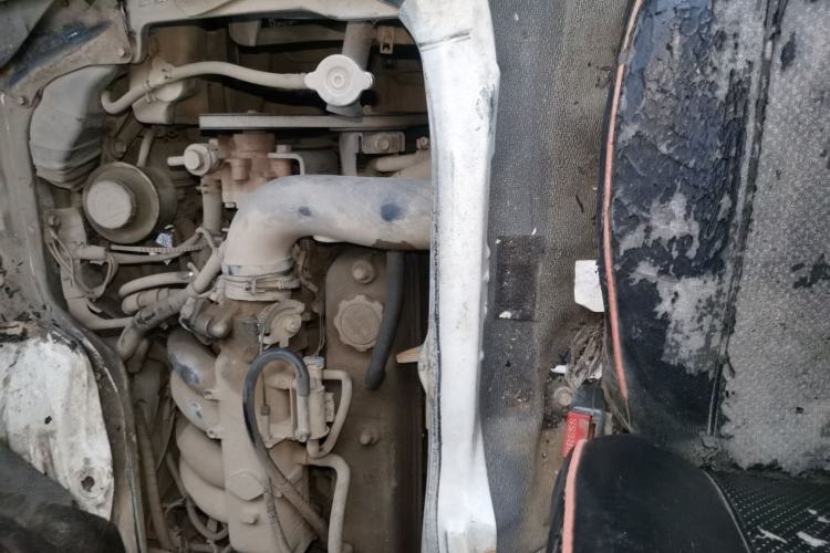 Used Jinbei Hiace 2011 2.0L 5th Generation Kuaiyunwang Luxury Edition 4G19 Engine Bay
