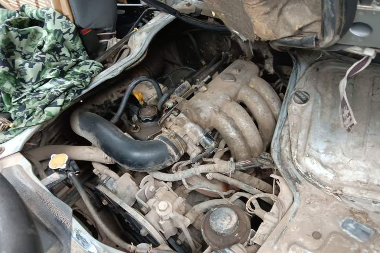 Used Jinbei Hiace 2011 2.0L 5th Generation Kuaiyunwang Luxury Edition 4G19 Engine Bay