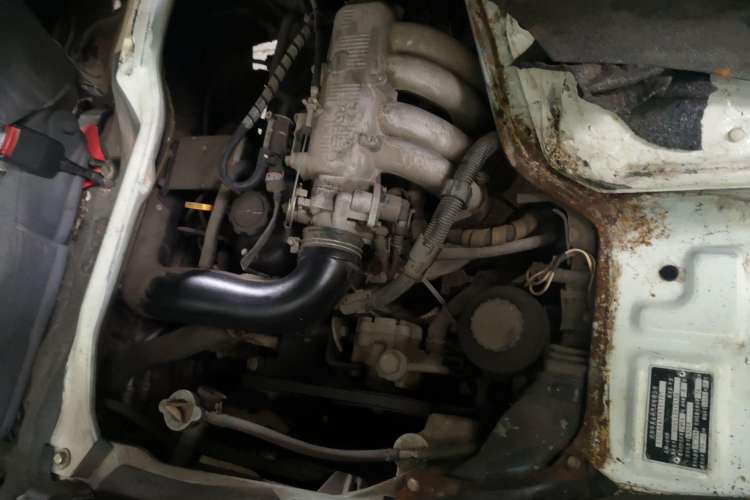 Used Jinbei Hiace 2011 2.0L 5th Generation Kuaiyunwang Luxury Version 4G20B Engine Bay